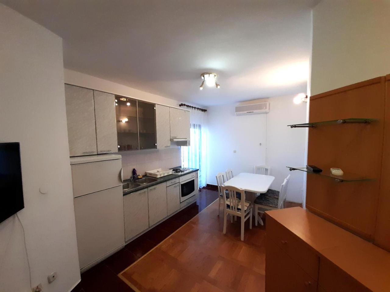 Apartments Nikolas Vodice Eksteriør billede